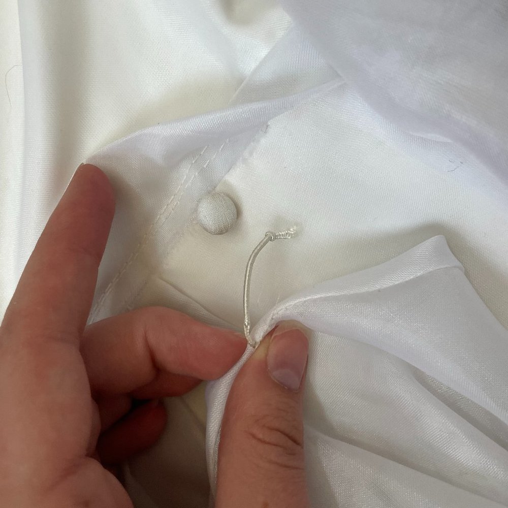 Vintage Lace Wedding Gown and Veil - Picture 15 of 15